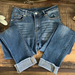 Stretchy jeans that cuff at the bottom.